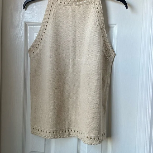 Elegant Cream Sleeveless Knit Top - Picture 2 of 3